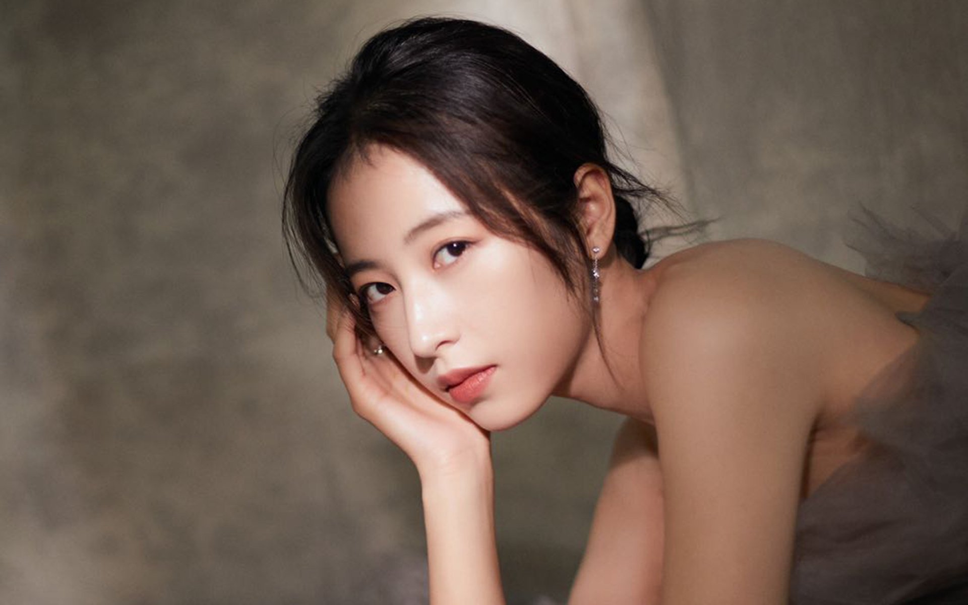 乐鱼电竞在线平台登录入口-西班牙青年队在欧洲青年赛中表现亮眼，未来可期