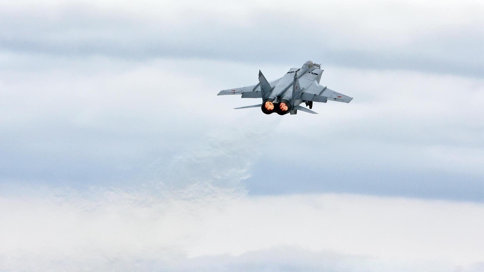 乐鱼电竞在线平台登录入口-西班牙青年队在欧洲青年赛中表现亮眼,未来可期